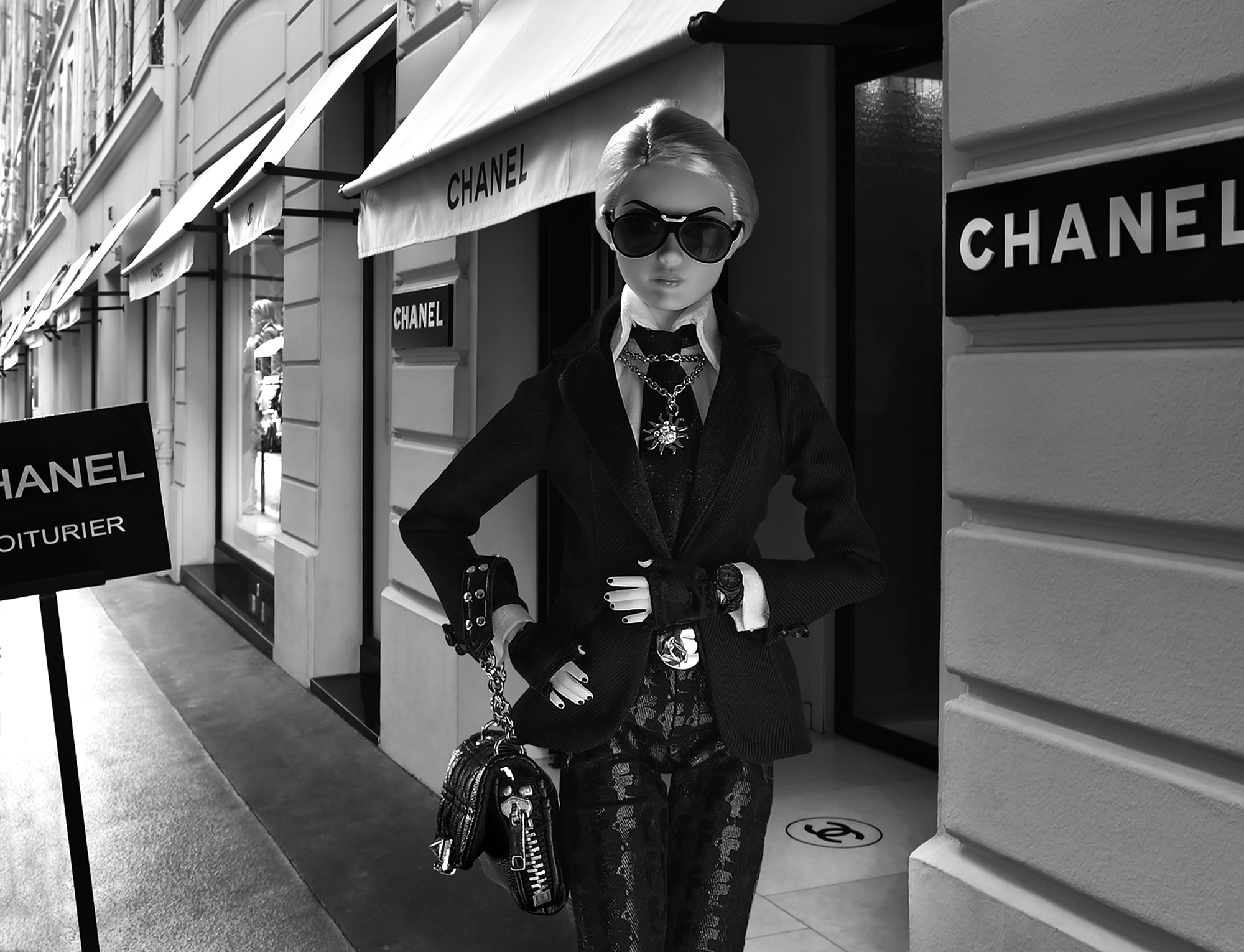 barbie-Karl-rue Cambon ┬® Michel Trehet